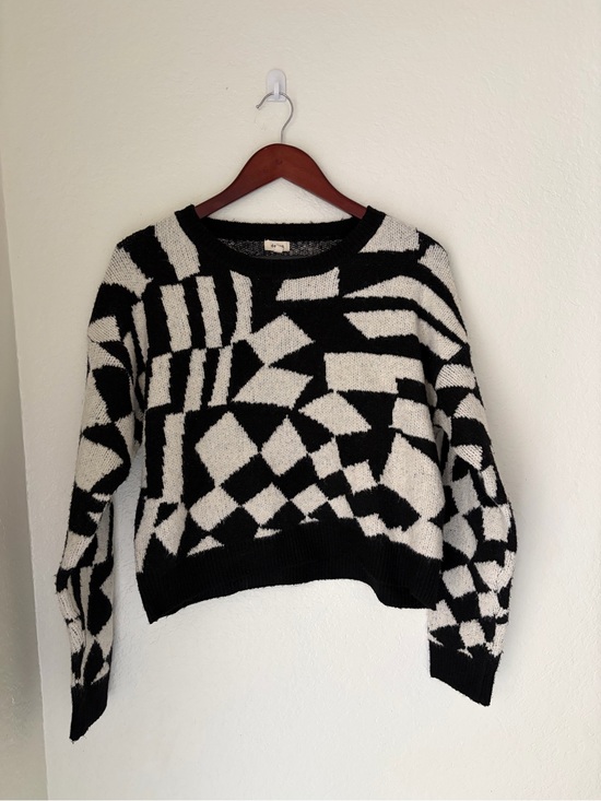 debut Sweaters - Debut Black & Cream Geometric Crewneck Sweater